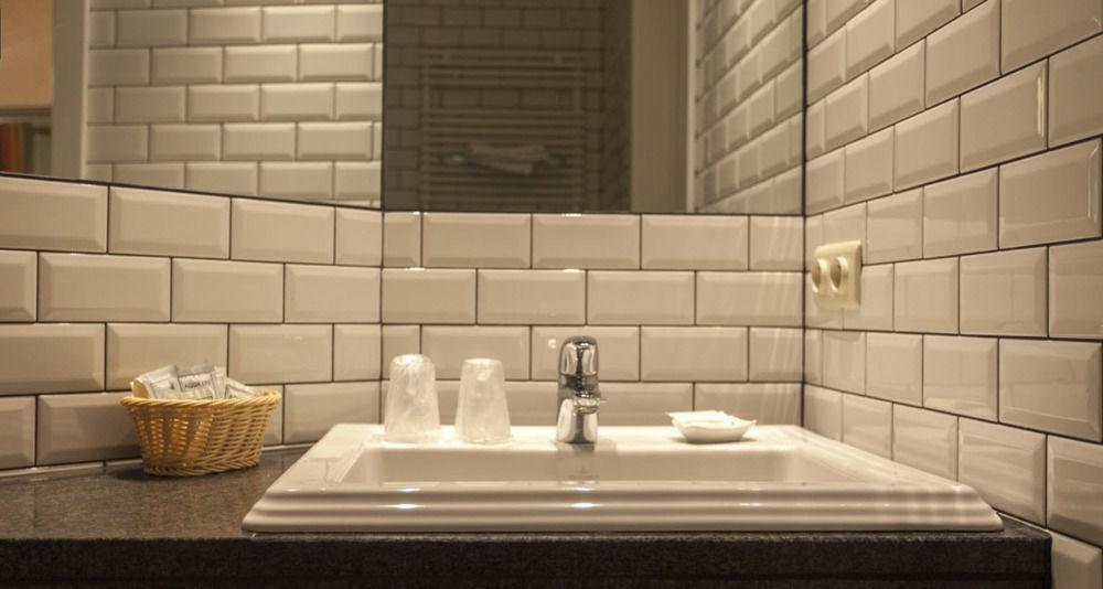 Avenue Hotel By F-Hotels บลังเคนเบอร์เก ภายนอก รูปภาพ